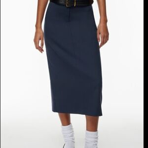 Aritzia Palace Mid Waist Tailored Midi Skirt in Navy (Size 00)
